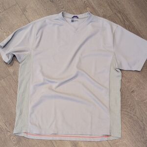 GAP Men's Light Gray Short-Sleeve Tee with Side Panels